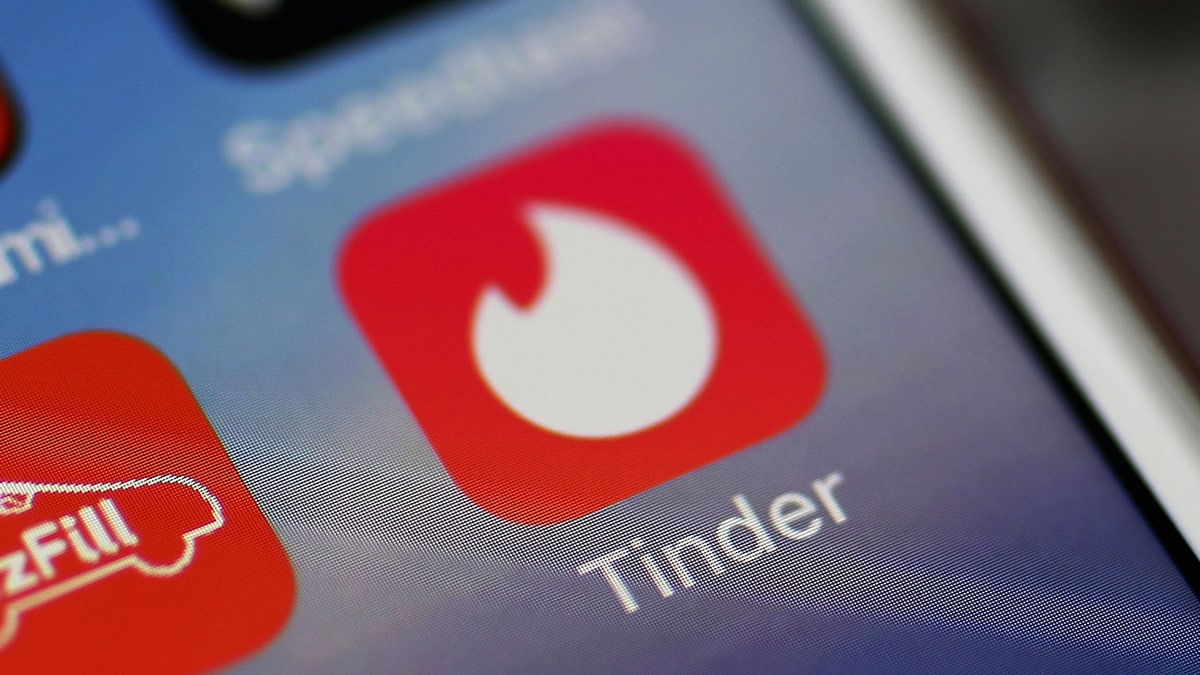 Icône de l'application Tinder sur smartphone